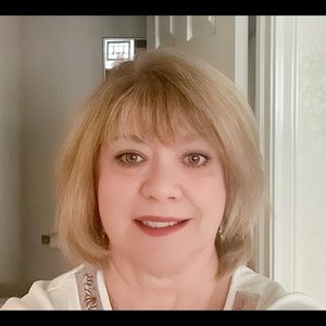 Meet your Posher, Connie